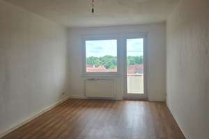 Tolle 3 -Raumwohnung mit Tageslichtbad und Balkon! – Straße der Einheit 21, 39624 Kalbe (Milde) – Vorschaubild 7