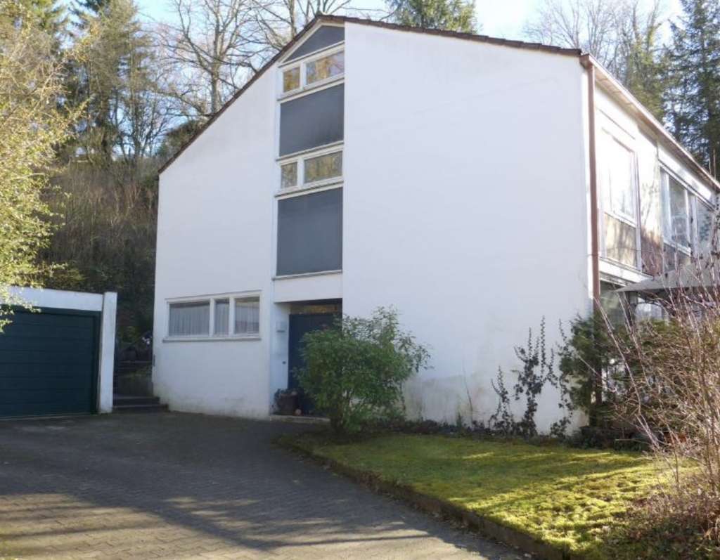 Immobilie in Plüderhausen - Einfamilienhaus mit Einliegerwohnung in Plüderhausen mit großem Grundstück - Bild 0