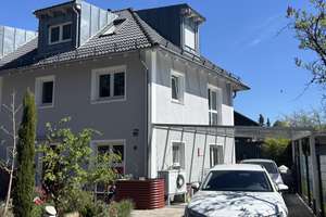 Moderner 8-Zimmer Familientraum in München Allach, liebevolles Zuhause A+ – Am Lochholz 55a, 80999 Untermenzing, München – Vorschaubild 1