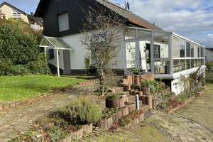FREISTEHENDES EINFAMILIENHAUS MIT TRAUMHAFTEM FERNBLICK, Wohnen in die Ferien, Altersruhesitz – Auf der Ebest 27, 54550 Daun – Vorschaubild 7