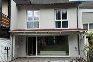Charmantes Reihenhaus mit 4 Zimmern in Kriftel – Die vollständige Adresse der Immobilie erhältst du vom Anbieter., 65830 Kriftel – Vorschaubild 2