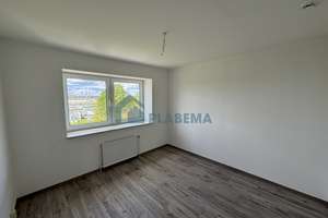Frisch renoviert, 2 Zimmer, 1. OG, neue EBK möglich