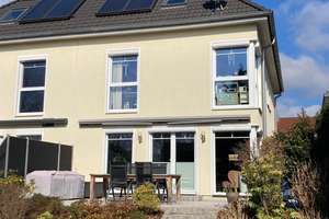 Moderne Doppelhaushälfte aus 2012 in Ritterhude – viel Platz für die ganze Familie