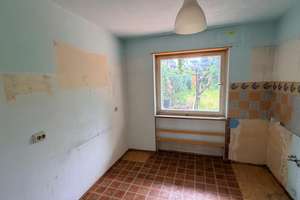 Renovierungsbedürftiges Reihenmittelhaus in sehr guter Wohnlage, 1 Garage, 90491 Nürnberg – Die vollständige Adresse der Immobilie erhältst du vom Anbieter., 90491 Schoppershof, Nürnberg – Vorschaubild 7