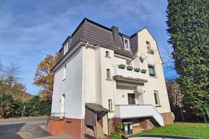 Attraktives Dreifamilienhaus mit großem Grundstück und Garage in Hagen – Prioreier Str. 13, 58091 Dahl, Hagen – Vorschaubild 2
