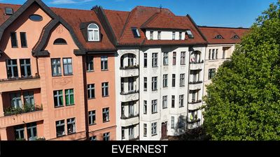 Generous Space for Families. 140 qm Apartment with three Balconies at Parc Sanssouci