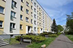 Große 3-Raum-Wohnung sucht Nachmieter! – Grünauer Allee 80, 4209 Leipzig – Vorschaubild 1