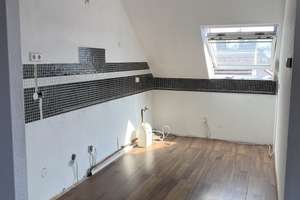 Klimatisierte und renovierte 2 1/2 Zimmer Dachgeschosswohnung mit Terrasse in Duisburg – Ulrichstr. 26, 47051 Altstadt, Duisburg – Vorschaubild 7