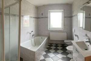 Freundliche 4-Zimmer-Wohnung mit Balkon in Paderborn Sande – Die vollständige Adresse der Immobilie erhältst du vom Anbieter., 33106 Sande, Paderborn – Vorschaubild 12