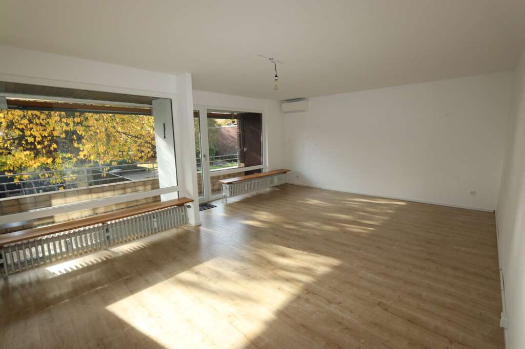+ Kaarst-Ost + 3-Zimmer-Wohnung + 1. OG + ca. 88 m² Wohnfläche + Balkon + Garage +