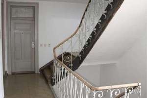 Großzügige und helle, renovierte 2-Zimmer-Dachgeschoß-Wohnung mit Lift in Sendling – Senserstr. 15, 81371 Sendlinger Feld, München – Vorschaubild 15