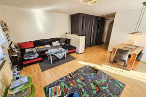 Helle Maisonette-Wohnung mit zwei Balkonen und Duplex-Stellplatz – Die vollständige Adresse der Immobilie erhältst du vom Anbieter., 76149 Neureut, Karlsruhe – Vorschaubild 2