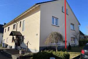 Eine geräumige, einladende Doppelhaushälfte auf kompaktem Grundstück in zentraler Lage von Nauroth!  – Altenkirchen (Westerwald) (Kreis) – Vorschaubild 2