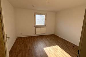 Helle 3-Zimmer-Wohnung mit Tageslichtbad (Dusche) und großem Gestaltungsspielraum in Salzgitter-Bad