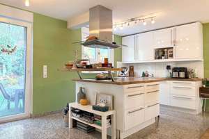 Charmante Doppelhaushälfte - modern, gepflegt und perfekt aufgeteilt in Heidelberg-Emmertsgrund – Die vollständige Adresse der Immobilie erhältst du vom Anbieter., 69126 Emmertsgrund, Heidelberg – Vorschaubild 2