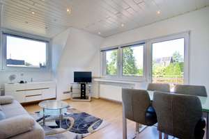 Möblierte 2-Zimmer-Wohnung mit großer Terrasse und sehr guten Parkmöglichkeiten, schöne ruhige Lage