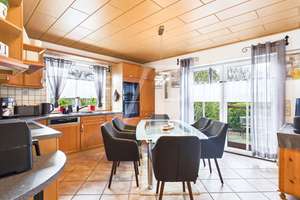 Großzügiges Wohnhaus mit Charakter, Komfort und durchdachtem Grundriss – Die vollständige Adresse der Immobilie erhältst du vom Anbieter., 26607 Aurich – Vorschaubild 2