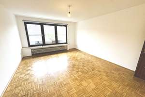 Helle, voll-renovierte 2,5 Zimmer Wohnung m Einbauküche u Balkon in Oberhausen-Styrum