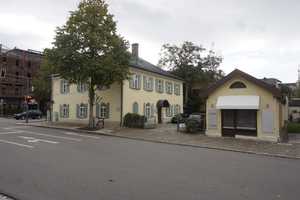 Stadtvilla in Innenstadtlage mit 7 Stellplätzen, Garten, Nebengebäude – Frühlingstraße 5, 83022 Rosenheim – Vorschaubild 3