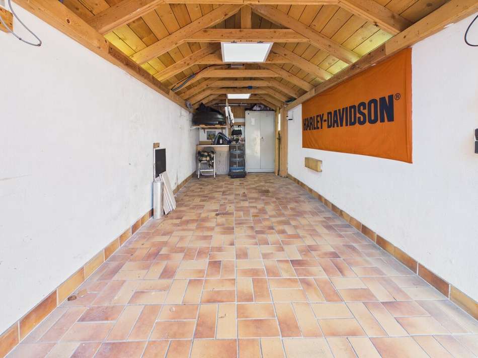 Garage 2