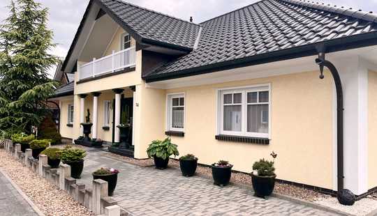 Bild von *** Tolles Einfamilienhaus in sehr ruhiger Lage mit imposantem Schwimmbad! ***