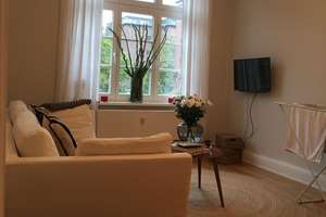 Stilvolle kernsanierte 2-Zimmer-Jugendstilwohnung mit Dielenboden in Ottensen – Die vollständige Adresse der Immobilie erhältst du vom Anbieter., 22763 Ottensen, Hamburg – Vorschaubild 2