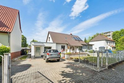 Sofort verfügbar – Doppelhaushälfte mit viel Nebengelass und Potenzial für Einliegerwohnung