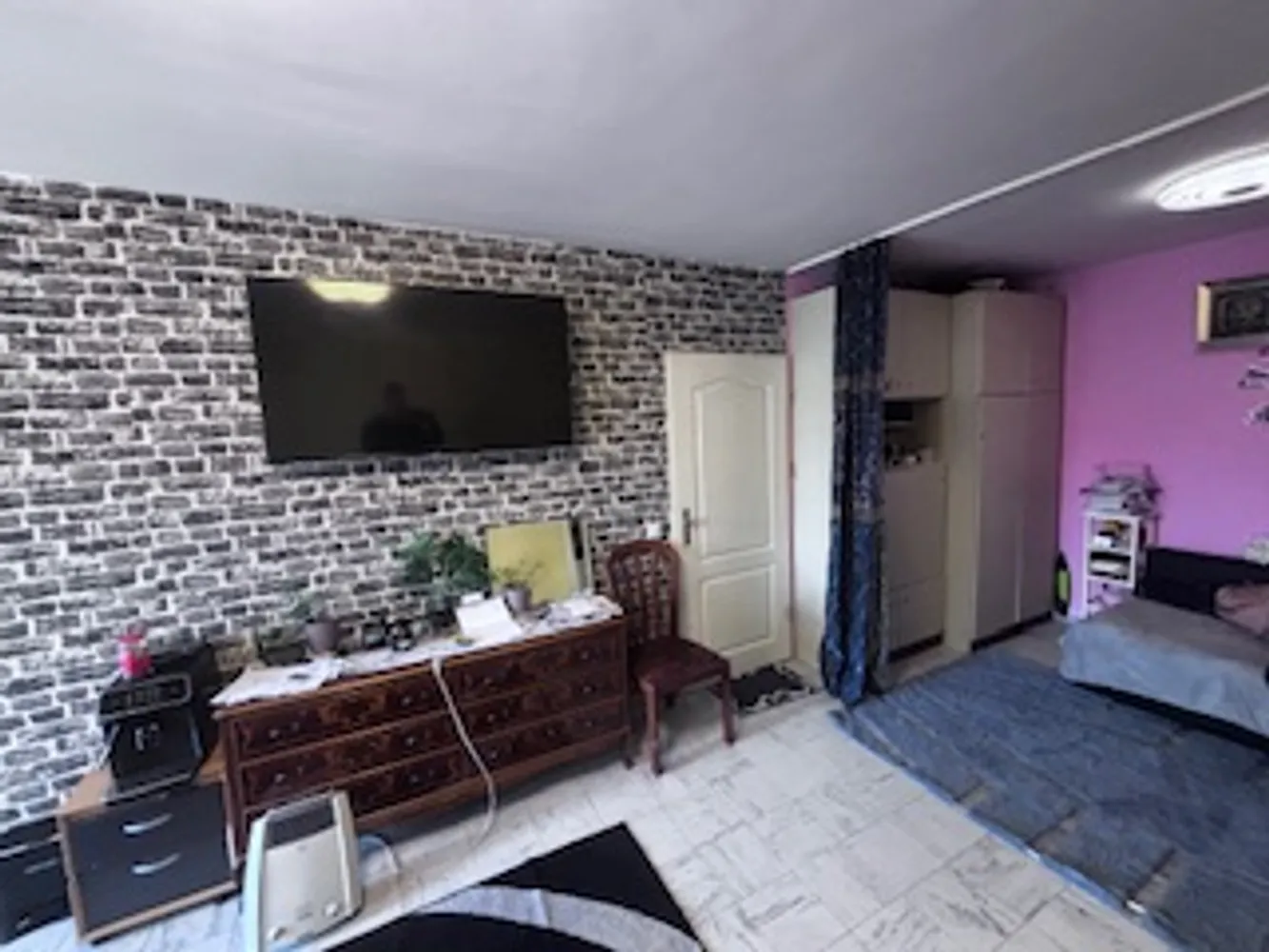 1-Zimmer-Wohnung mit Balkon & Stellplatz in guter Lage, Main Taunus Kreis – Bild 1