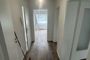 Charmante moderne 2-Raum-Dachgeschosswohnung mit Balkon in Bergerhausen sucht neuen Mieter*in – Muldeweg 51, 45136 Bergerhausen, Essen – Vorschaubild 3