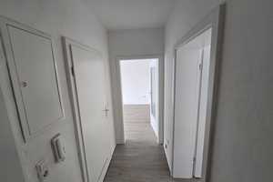 Schöne Wohnung in Hassels mit Vinyl-Böden – Langfuhrstr. 6, 40599 Düsseldorf – Vorschaubild 4