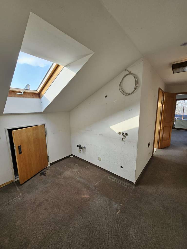 Immobilie in Bad Feilnbach - Mit Blick auf den Wendelstein!
Freie 2-Zi.-ETW mit TG-Stellplatz im Ortskern von Bad Feilnbach! - Bild 2