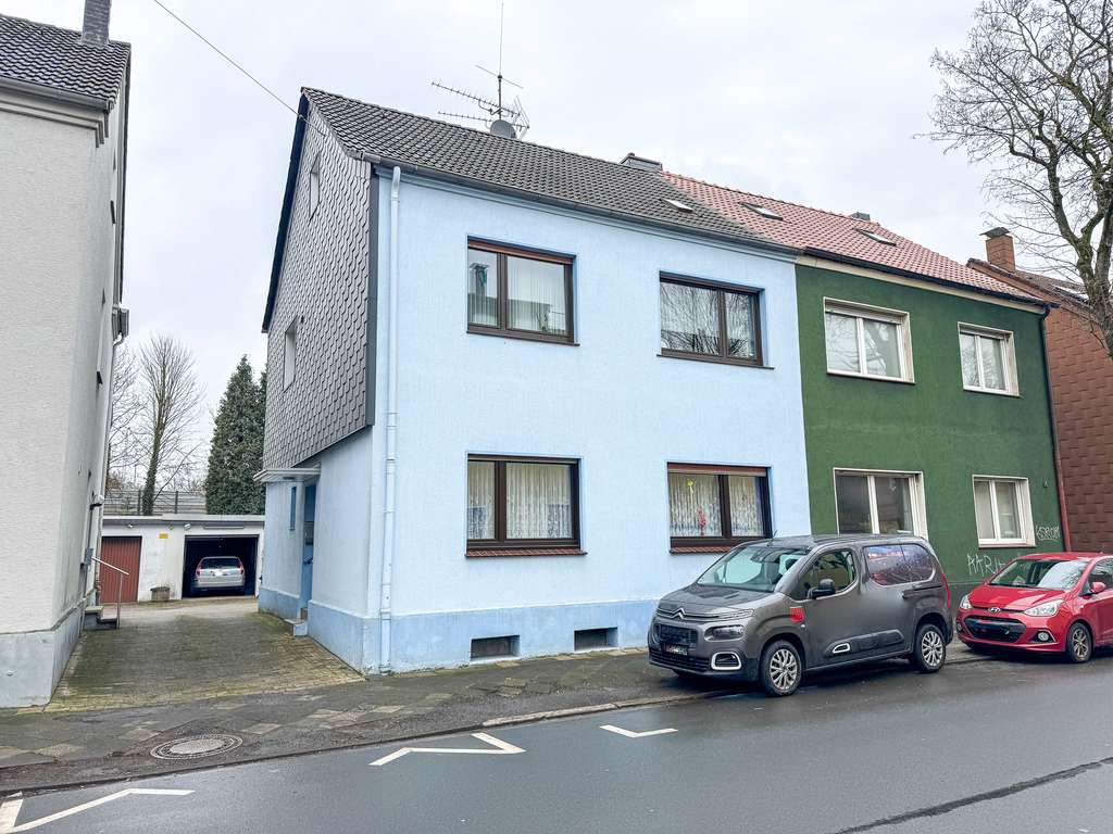 2 Wohneinheiten - 2 Garagen - Gartengrundstück