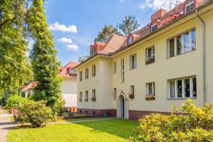 Berliner Altbauwohnung mit Wohnungsrecht – Kapitalanlage deutlich unter dem heutigen Marktwert – Die vollständige Adresse der Immobilie erhältst du vom Anbieter., 14129 Nikolassee, Berlin – Vorschaubild 1