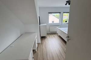 Helle 50 m² Dachgeschosswohnung in Vogelsang - Nachmieter gesucht – Die vollständige Adresse der Immobilie erhältst du vom Anbieter., 50829 Vogelsang, Köln – Vorschaubild 12