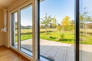 Sonniges Reihenhaus in Vaterstetten mit Garten und viel Platz für die ganze Familie! – Die vollständige Adresse der Immobilie erhältst du vom Anbieter., 85591 Vaterstetten – Vorschaubild 1