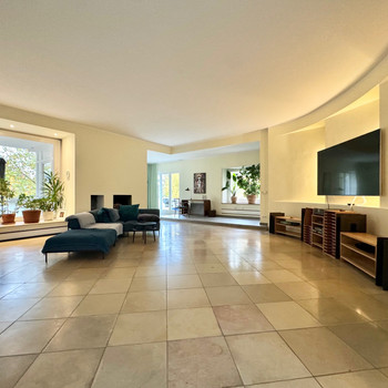 Essen-Rüttenscheid! Herrschaftliches Wohnen in bester Lage mit eigenem Eingang und Aufzug!