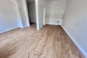 ***Gemütliche 2-RWG im 3.OG mit LAMINAT und BAD MIT DUSCHE in super Lage! ***WE 05*** – Delitzscher Straße 76, 4129 Leipzig – Vorschaubild 6