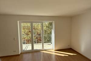 Stilvolle 3-Zimmer-Wohnung in Dresdner Stadtvilla – Blasewitz, 90,15 m², 4 Balkone, Aufzug & TG