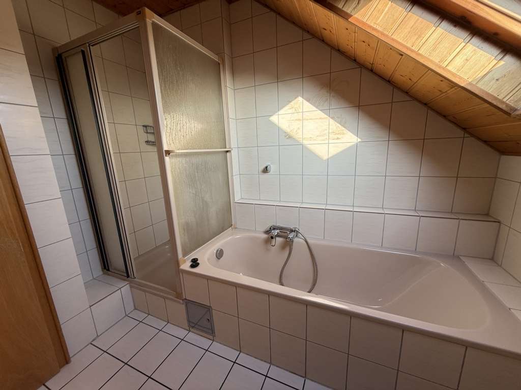 Immobilie in Rülzheim - Gemütliche 3-ZKB-Wohnung im Dachgeschoss in Rülzheim - Bild 4