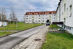 7 % Renditestarke Wohnanlage in Neundorf: 40 WE in gefragter Lage als ideale Kapitalanlage – Salzlandkreis – Vorschaubild 1