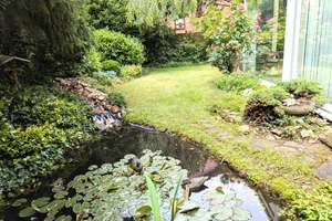 Wohnen im EG mit Wintergarten, Terrasse & großem Garten mit kleinerTeichanlage zur Alleinnutzung