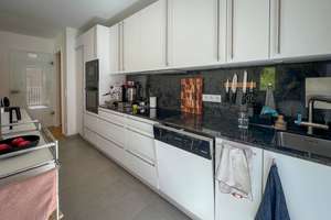 Bezugsfreie 3-Zimmer-Wohnung mit Terrasse und Tiefgaragenstellplatz – Die vollständige Adresse der Immobilie erhältst du vom Anbieter., 81245 Neupasing, München – Vorschaubild 3