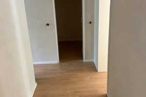 Renovierte 3-ZKB im 2.OG mit Balkon und Lift in toller Lage - Karlsruhe-Waldstadt! – Kolberger Str. 18c, 76139 Karlsruhe – Vorschaubild 6