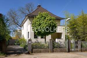 Exklusiver Charme trifft Moderne: Stilvolles, modernisiertes Haus mit Pool, Kamin & Garten – 63071 Bieberer Berg, Offenbach am Main – Vorschaubild 2