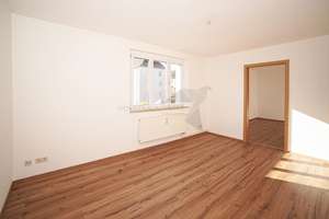 !! Grün und Ruhig Wohnen !! Helle 2-Zimmer-Wohnung mit Einbauküche und Tageslichtbad – Rilkestraße 76, 9114 Borna-Heinersdorf, Chemnitz – Vorschaubild 3