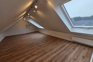 Exklusive, hochwertig sanierte 3-Zimmer-Dachgeschosswohnung mit 2 Balkonen, Fußbodenheizung – Breddebuschhang 2, 45257 Kupferdreh, Essen – Vorschaubild 12