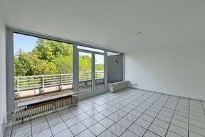 CHARMANTE 2-RAUM DACHGESCHOSSWOHNUNG IN KÖLN MÜNGERSDORF - DACHTERRASSE - AUFZUG - BLICK INS GRÜNE – Die vollständige Adresse der Immobilie erhältst du vom Anbieter., 50933 Müngersdorf, Köln – Vorschaubild 5