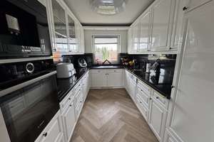 Renovierte Wohlfühloase mit zeitgemäßen Design...