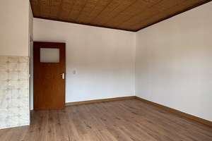 Frisch gestrichenen 2 ZKB Wohnung mit Balkon am Torhaus zu mieten – Die vollständige Adresse der Immobilie erhältst du vom Anbieter., 66115 St. Johann, Saarbrücken – Vorschaubild 4