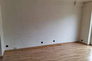 Ruhige 2 Zimmerwohnung mit Balkon und Stellplatz – Mühlenbroicher Weg 137, 40472 Rath, Düsseldorf – Vorschaubild 4